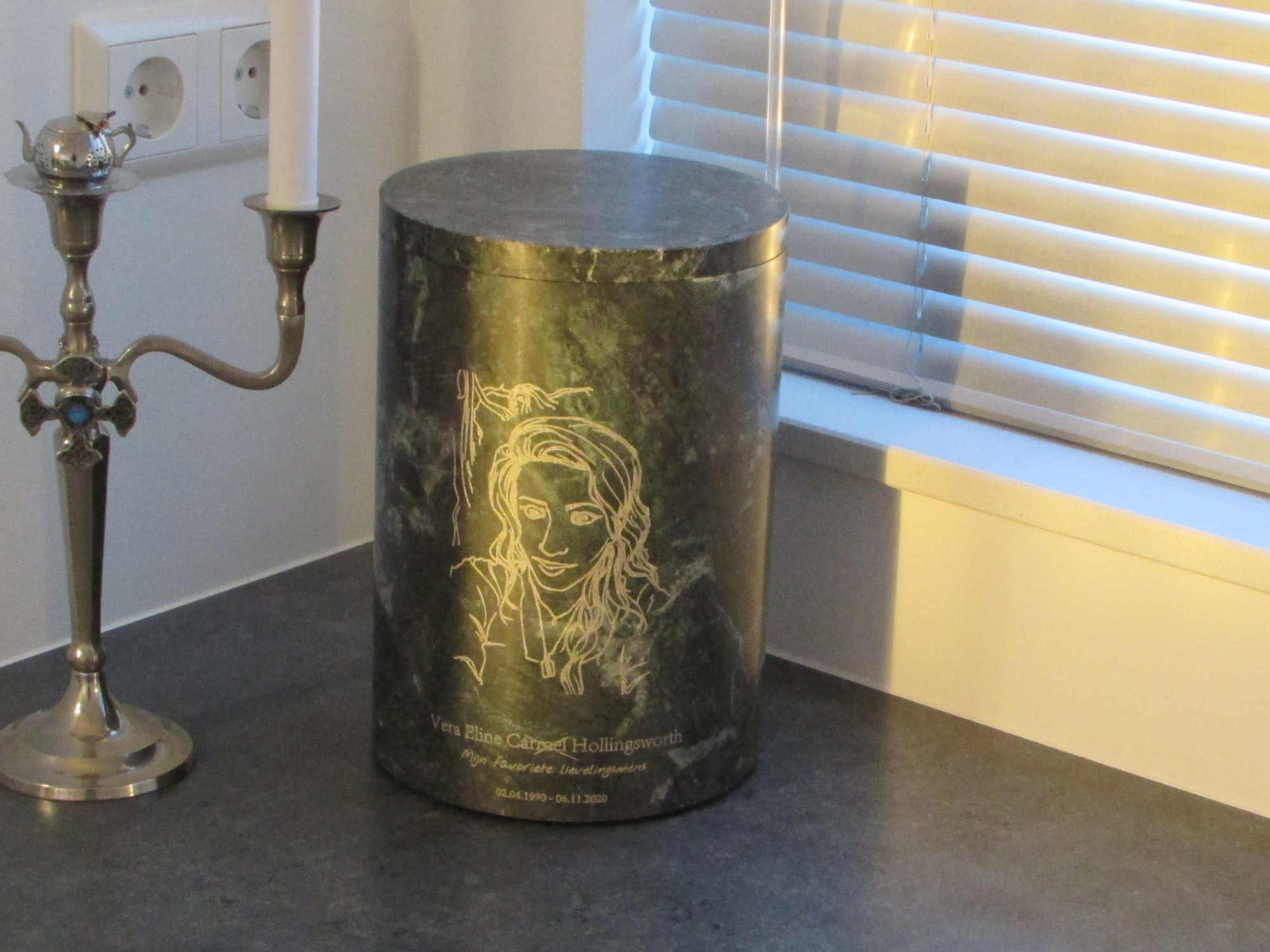 Vera's urn